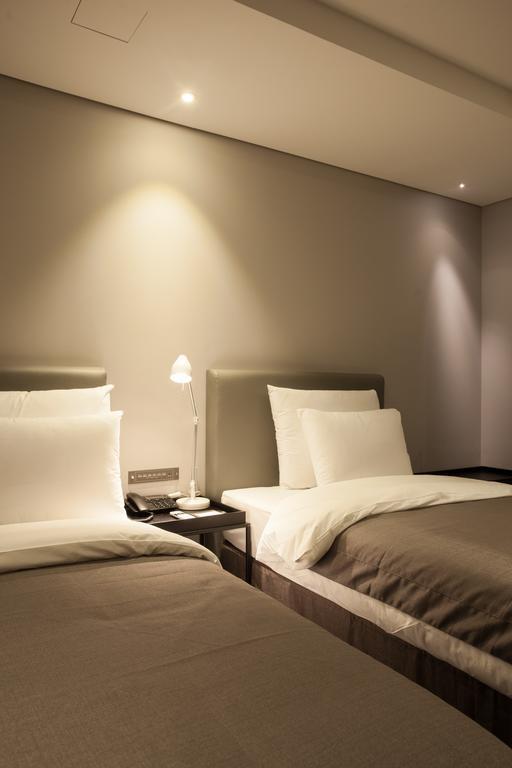 Hotel Gaden Suwon Esterno foto